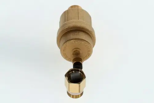 Schnellentlüfter von Bosch, aus Messing, mit Anschlussgewinde. Kompakte Bauform für die Entlüftung von Heizungsanlagen.